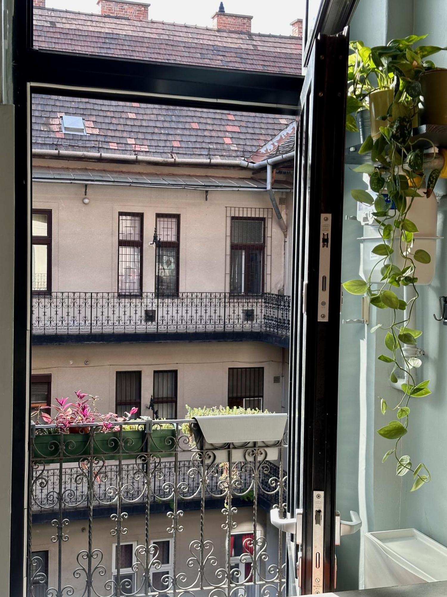 Centrally Located Studio near Keleti Pályaudvar Budapeste Exterior foto